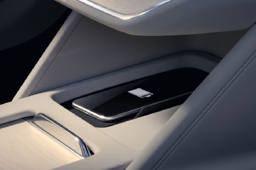 Power Accessories Outlet View of Volvo ES90