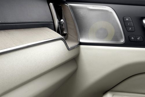 Speakers View of Volvo XC60 (2022-2022)