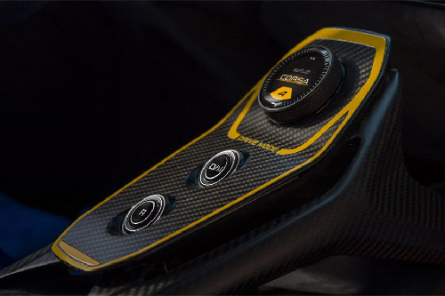 Center Controls of Maserati GT2 Stradale
