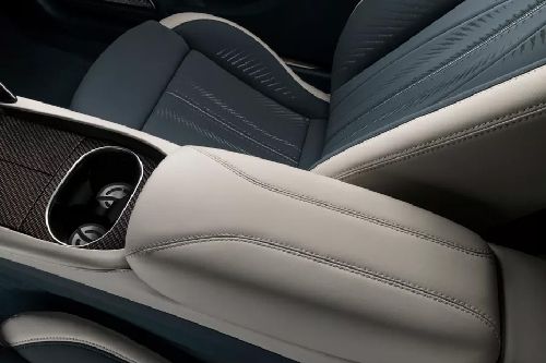 GranTurismo Front Center Divider