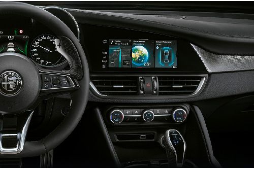 Giulia Center Console