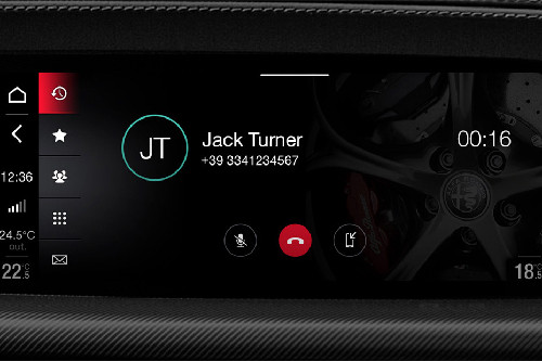 Stelvio touch screen