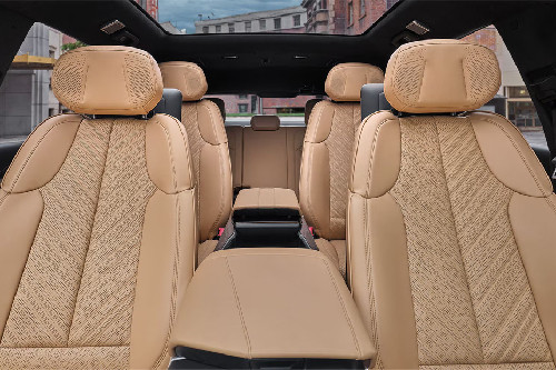 Cadillac ESCALADE IQ Front And Rear Seats Together