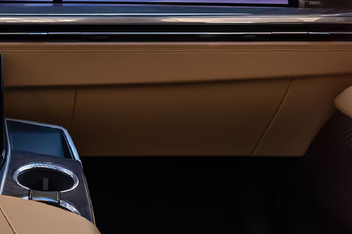 Cadillac ESCALADE IQ Glove Box