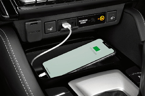 Power Accessories Outlet View of Isuzu Mu x