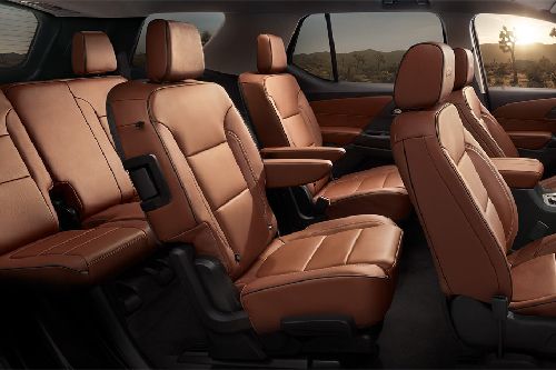Chevrolet Traverse (2022-2024) Front And Rear Seats Together