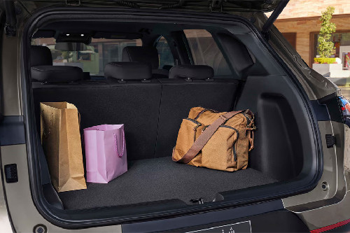 Storage Closer View of Chevrolet Captiva EV