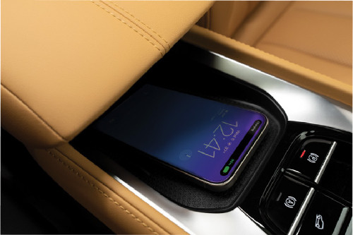 Power Accessories Outlet View of MG HS  Hybrid