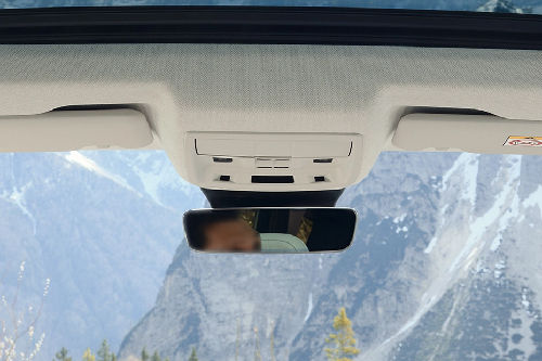 C5 Aircross Courtesy Lamps
