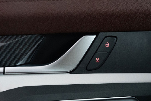 door handle interior of Maxus D90 Max
