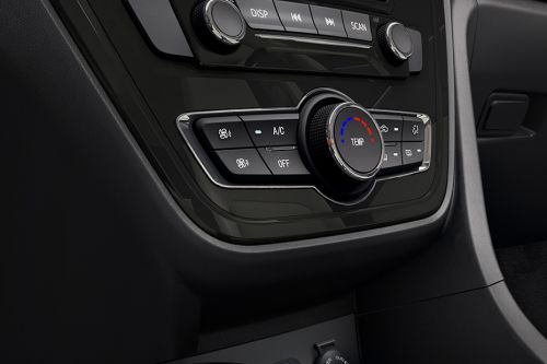 Front AC Controls of Changan ALSVIN V7