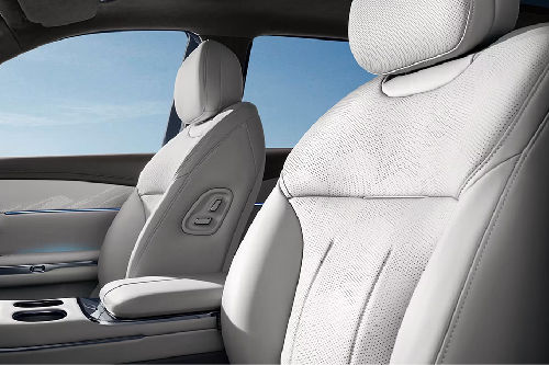 GS7 Front Seats
