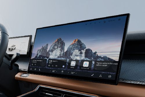 Stereo View of Tiggo 9