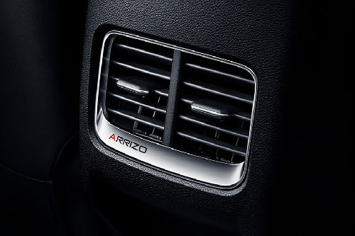 Arrizo 6 Rear AC Controls