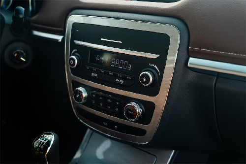 Front AC Controls of JAC T8